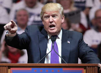 Frente al Bully del barrio