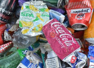 Aunque les fascine a los políticos, prohibir no es la solución