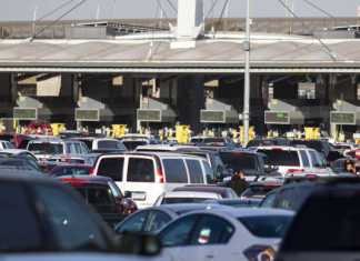 Cierre de frontera entre Estados Unidos y México se extiende un mes más