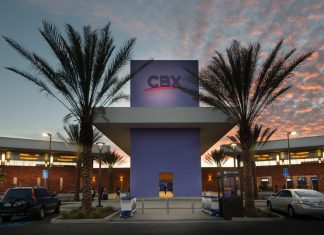 Cuando en EU el pasaporte y la visa no son suficientes