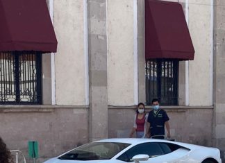 «No tengo nada qué ocultar»; alcaldesa exhibe su lujoso Lamborghini