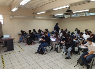 Educación: lloro de la emoción