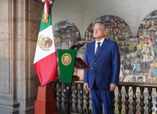 AMLO: solo y con menos poder