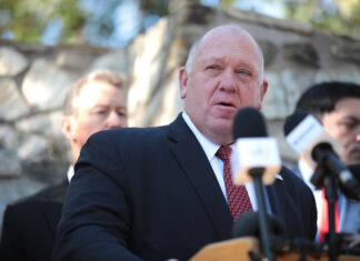 Quién es Tom Homan, el «zar de la frontera» de Trump para llevar a cabo deportaciones masivas en Estados Unidos Tom Homan
