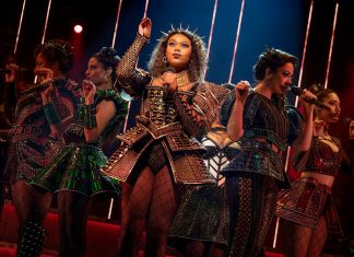 El nuevo y emocionante fenómeno musical SIX llega a San Diego Six