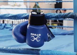 Boxeadores mexicanos que pelearon en California podrían recuperar pensiones en el Estado guantes box