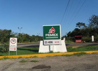 Plan de Pemex crea riesgos para los bancos de desarrollo: Moody’s