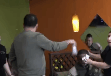 Comunidad latina en Los Ángeles muestra solidaridad con manifestantes y agentes de la policía