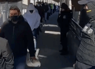 Este es otro país: el trato a los inmigrantes transforma a Estados Unidos Deportados