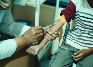 Seguridad social, la carencia más aguda que afecta a los mexicanos: BBVA Research medico, vacuna