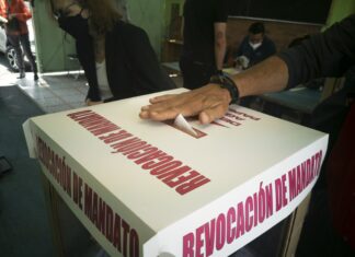 ¿Revocación de mandato en elecciones intermedias? revocacion de mandato