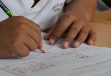 Aspirantes de licenciatura alistan amparo colectivo contra el examen de control de la UNAM