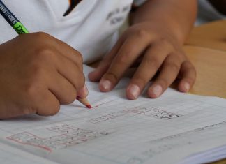 Aspirantes de licenciatura alistan amparo colectivo contra el examen de control de la UNAM