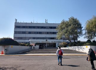 INE aplaza discusión por actos anticipados de campaña: Somos México denuncia inequidad rumbo al 2027