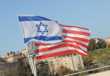 Las opiniones de los estadounidenses sobre los israelíes se han vuelto cada vez más negativas, pero las opiniones sobre los palestinos se han mantenido bastante estables