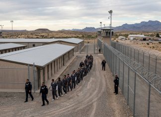 Cárceles privadas para inmigrantes: una crisis en busca de correción