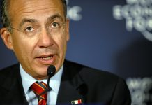 “Estamos regresando a la dictadura perfecta”: Felipe Calderón reaparece en México para participar en una cumbre de derechas