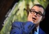 Aleks Syntek estalla de nuevo: Amenaza con irse a Inglaterra y desata polémica al mencionar a la Virgen de Guadalupe