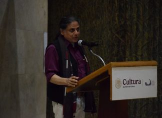 El escritor Indranil Chakravarty ofreció en CECUT una conferencia sobre la vida de Octavio Paz en la India