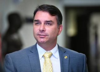 Flávio Bolsonaro: quién es el candidato presidencial de Brasil, sus estudios y polémicas