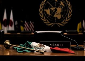 La diplomacia vuela bajo